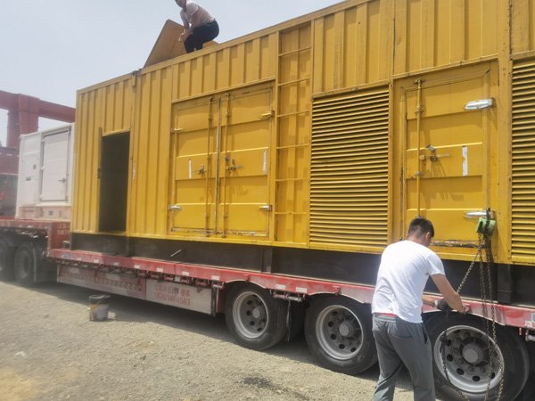 芒市除了负载情况和发动机维护，还有哪些因素会影响 200kw 柴油发电机的油耗？