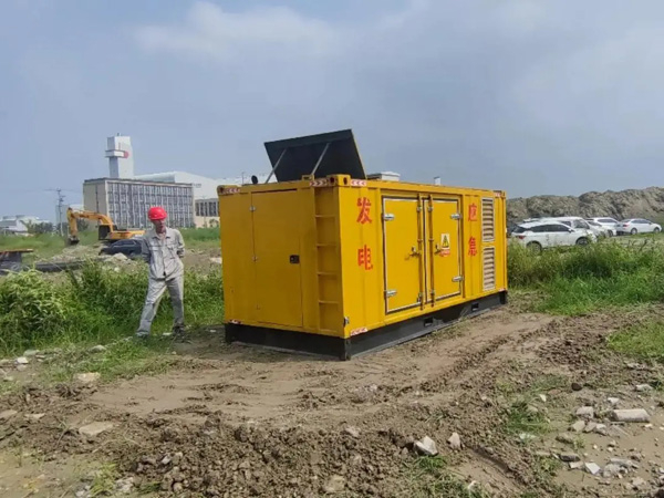 芒市200KW柴油发电机机组每小时的油耗量受哪些因素影响？