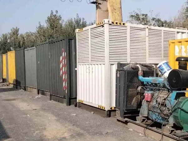 芒市200KW柴油发电机机组每小时油耗是多少？