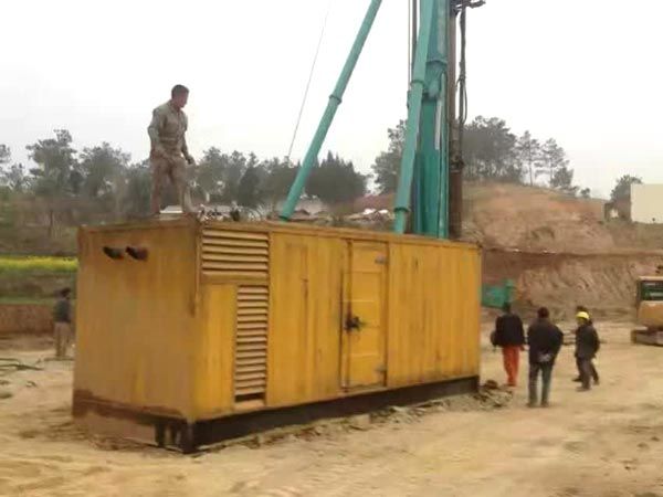 芒市如何判断水冷式机油散热器密封件是否需要更换？